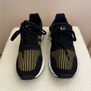 Adidas Women’s Swift Run Black and Gold